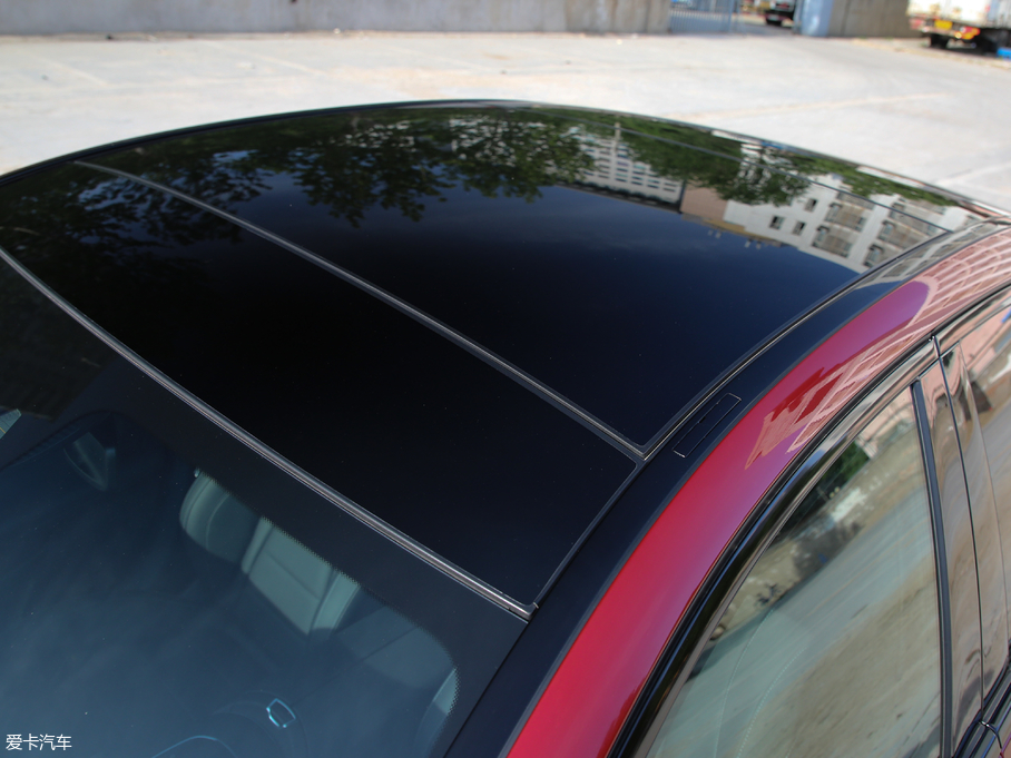 2020YE(M) E 300 \Ӱ