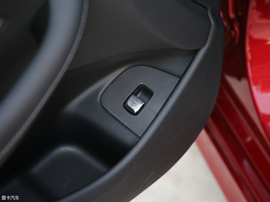 2020YE(M) E 300 \Ӱ