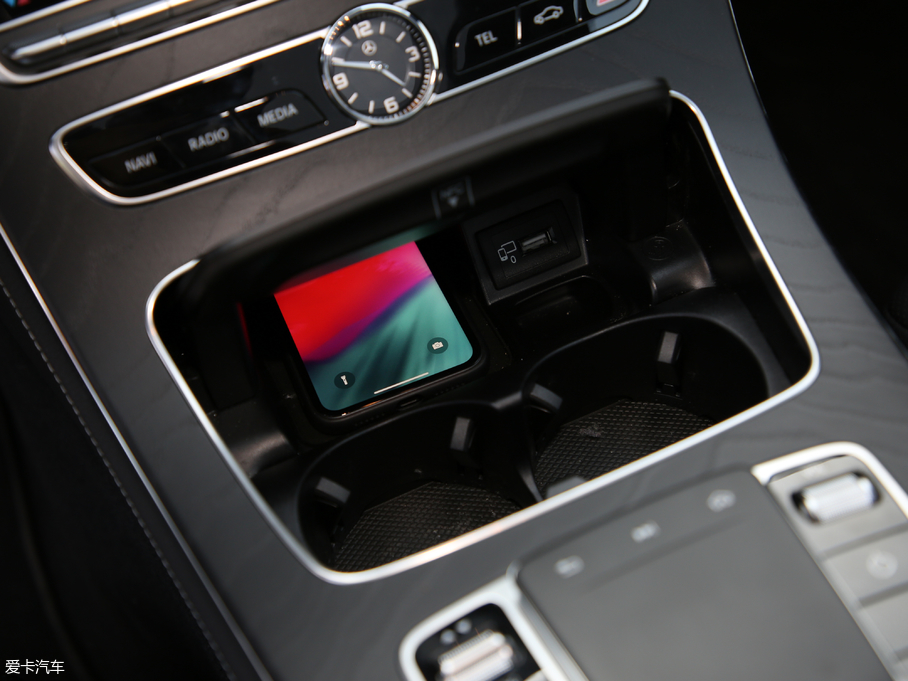 2020YE(M) E 300 \Ӱ