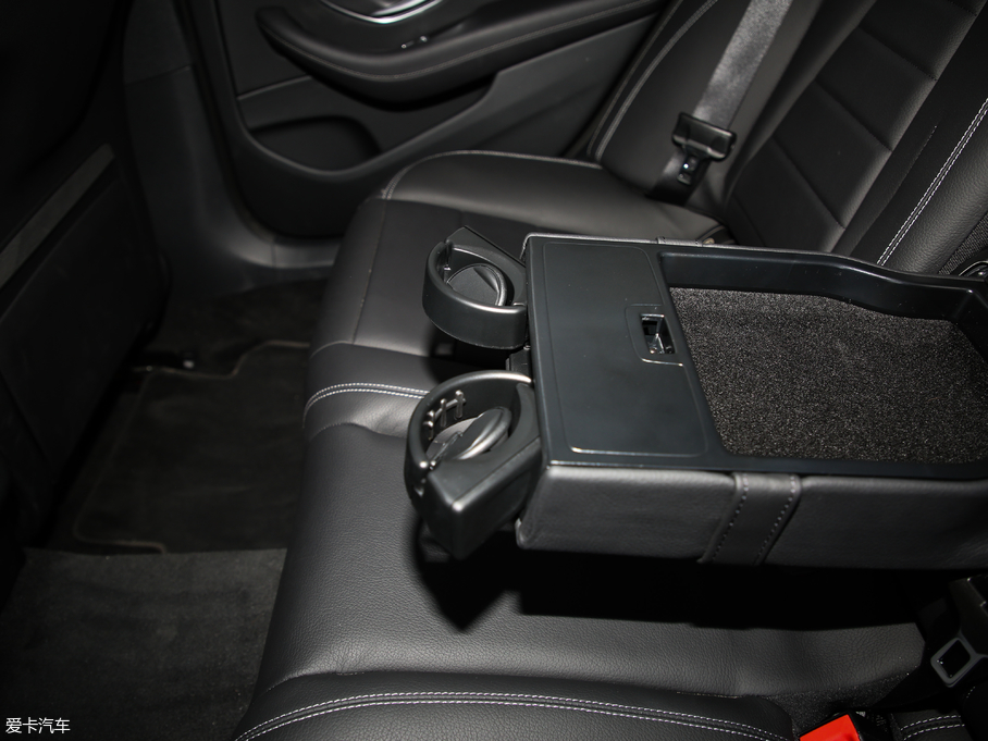 2020YE(M(jn)) E 300 \Ӱ