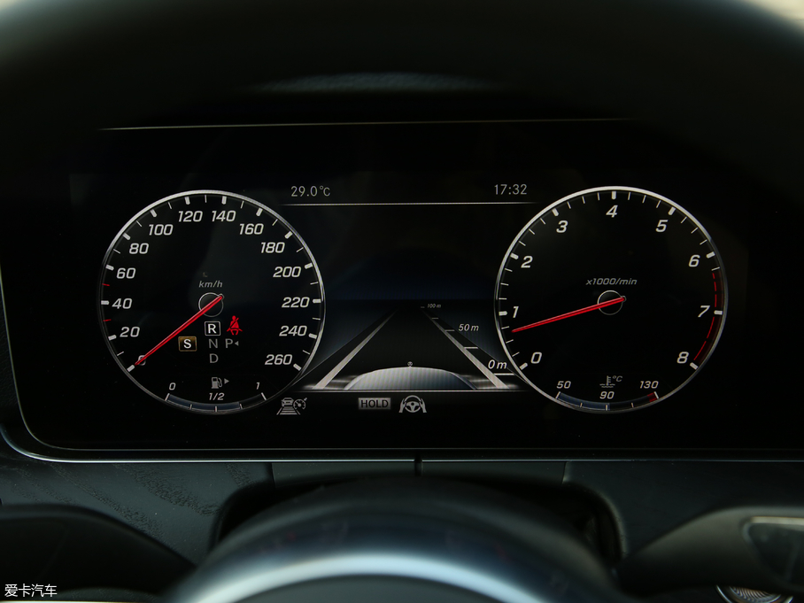 2020YE(M) E 300 \Ӱ