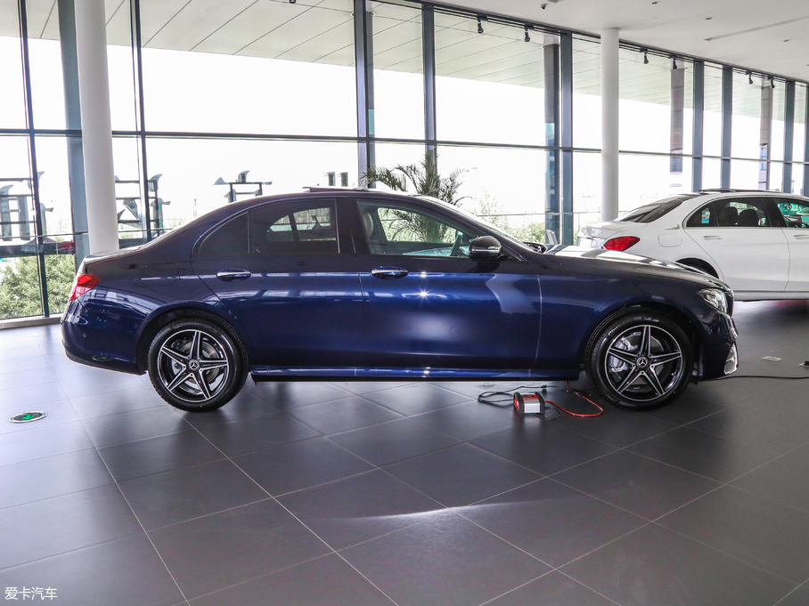 2019YE(M) E 260 \Ӱ