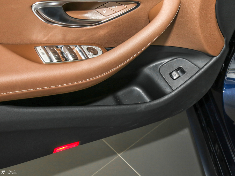 2019YE(M) E 260 \Ӱ