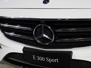 2019E 300 \Ӱ ^