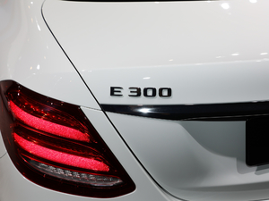 2019E 300 \Ӱ ^