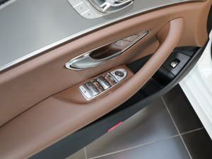 2019E 200 \Ӱ 4MATIC {܇ƅ^	