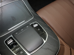 2019E 200 \Ӱ 4MATIC п؅^