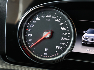 2019E 200 \Ӱ 4MATIC п؅^