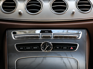 2019E 200 \Ӱ 4MATIC {{