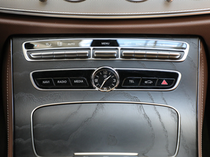 2019E 200 \Ӱ 4MATIC п؅^