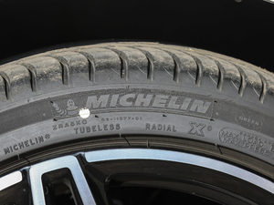 2019E 300 \Ӱ ݆̥Ʒ