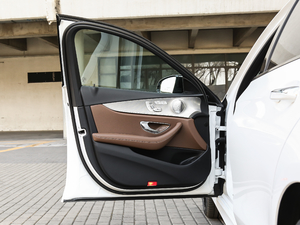 2019E 300 \Ӱ {λ܇T