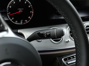 2019E 300 \(yn)(dng) QU