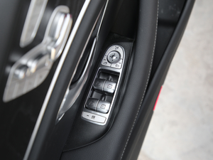 2020E 300 \Ӱ {܇ƅ^	