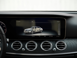 2020E 300 \Ӱ п_@ʾ