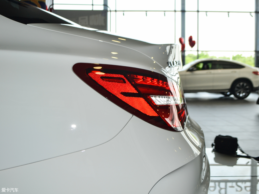 2018YCLA CLA 220 4MATIC