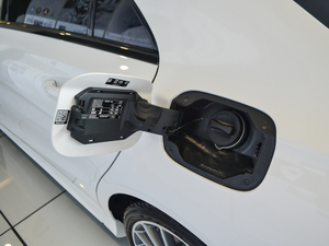 2018CLA 220 4MATIC w