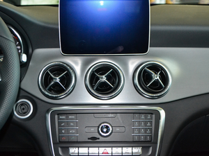 2018��CLA 220 4MATIC ���{���L��