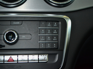 2018��CLA 220 4MATIC �п؅^(q��)