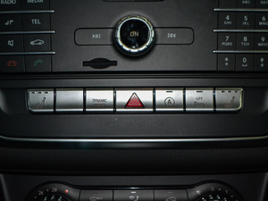 2018��CLA 220 4MATIC �п؅^(q��)