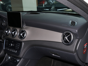 2018��CLA 200�Ӹ��� �п؅^