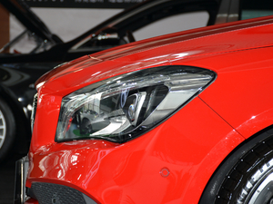 2018CLA 220 4MATIC ^