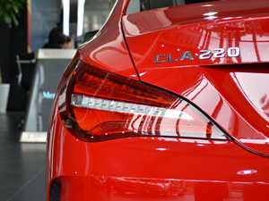 2018CLA 220 4MATIC ^