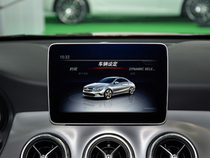 2018CLA 220 4MATIC п؅^(q)