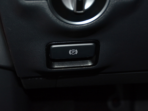 2018CLA 220 4MATIC v܇Ƅ