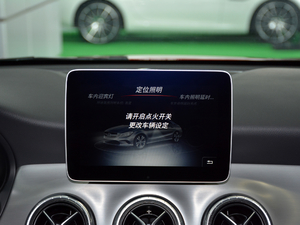 2018CLA 220 4MATIC п؅^(q)