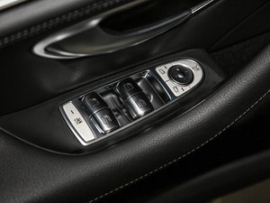 2018CLS 300 A {܇ƅ^(q)	