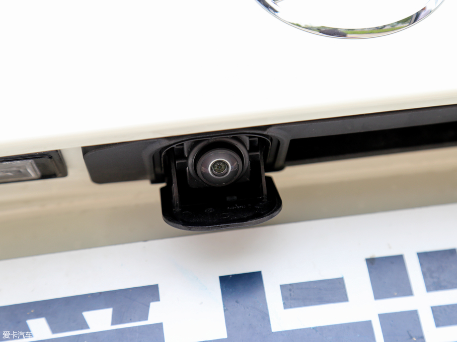 2018YA(M) A 200 r