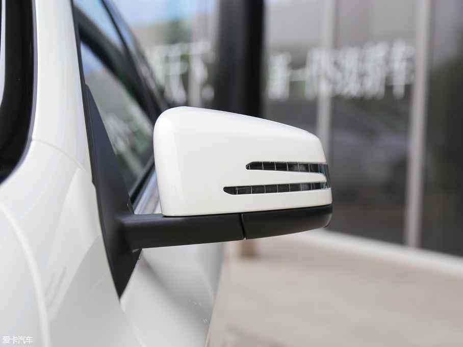 2018YA(M) A 200 r