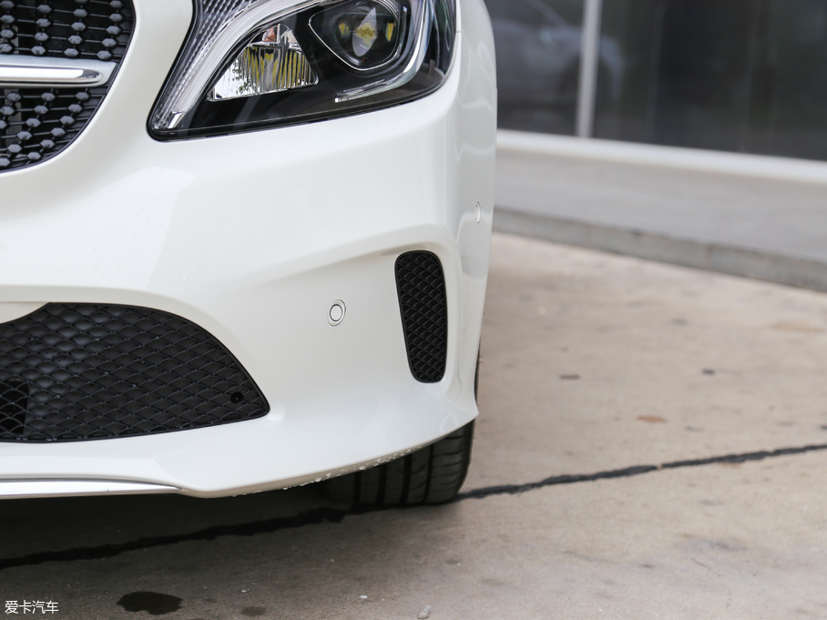 2018YA(M) A 200 r