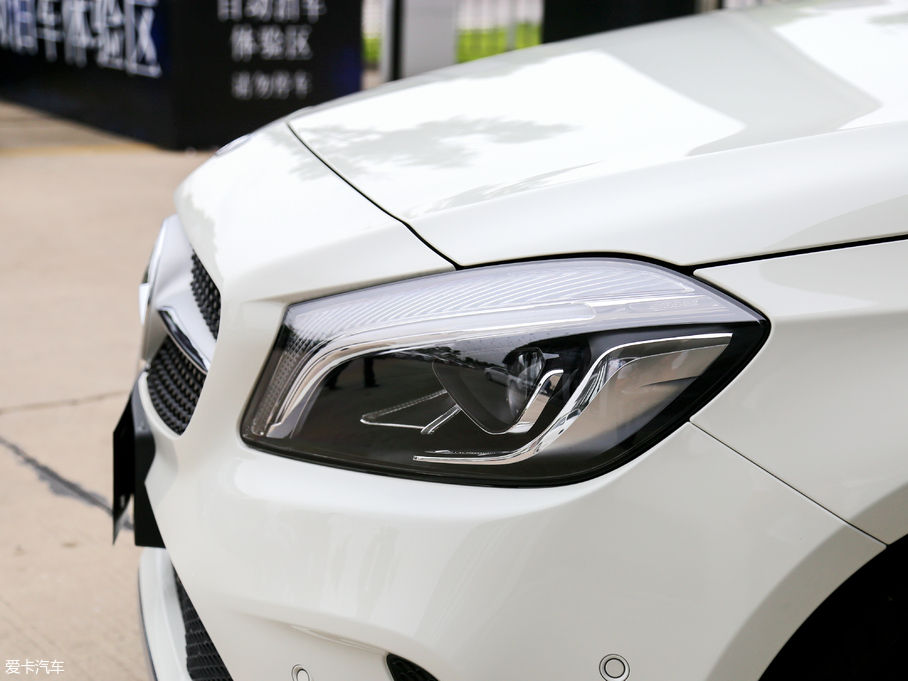 2018YA(M) A 200 r