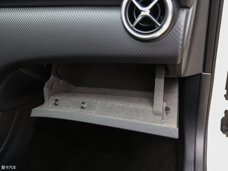 2018YA(M) A 200 r