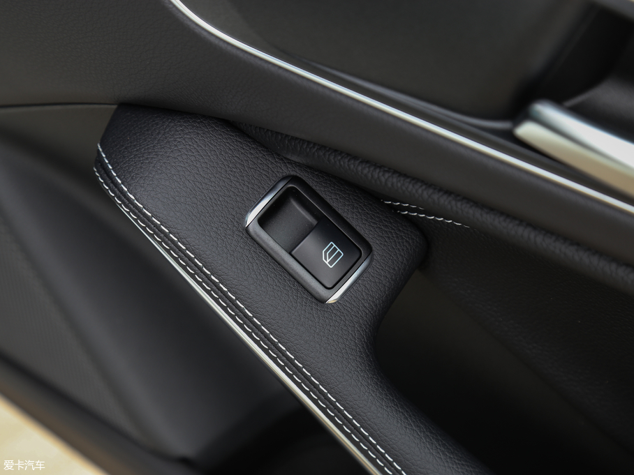 2018YA(M) A 200 r