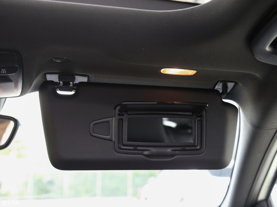 2018��YA��(�M��) A 200 �r����