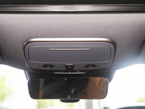 2025�� ���Ultra �п؅^