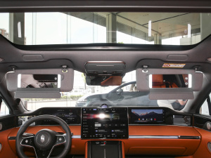 2025�� ���Ultra �п؅^