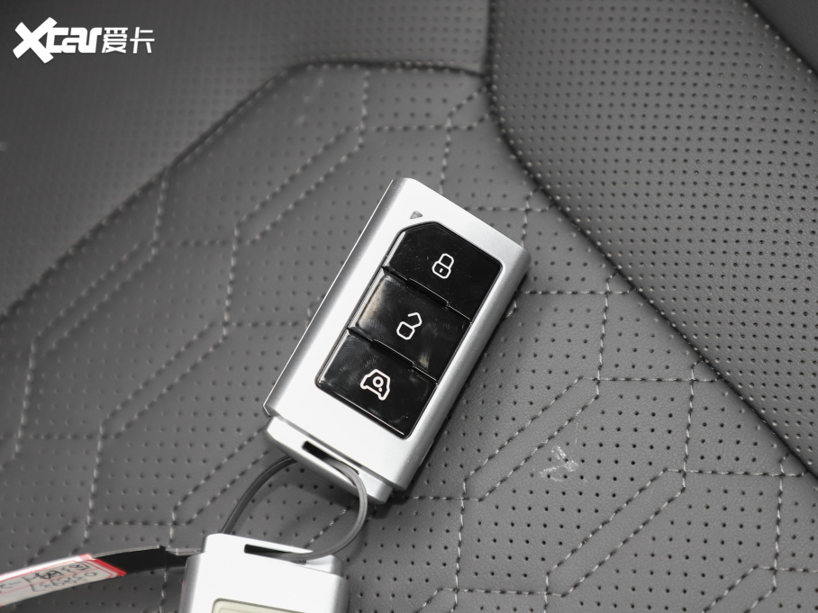 2024212 T01 2.0T C(j)е