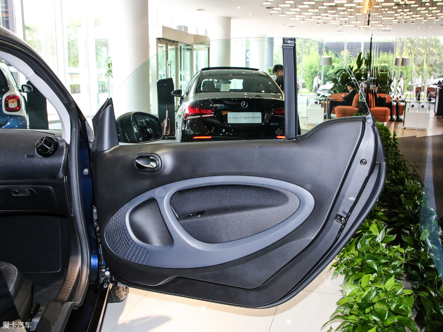 2019smart fortwo 0.9T 66ǧSL{؄e