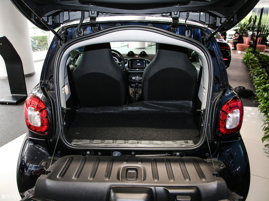 2019smart fortwo 0.9T 66ǧSL{؄e