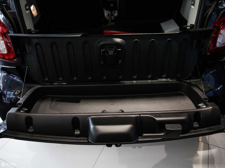 2019smart fortwo 0.9T 66ǧSL{؄e