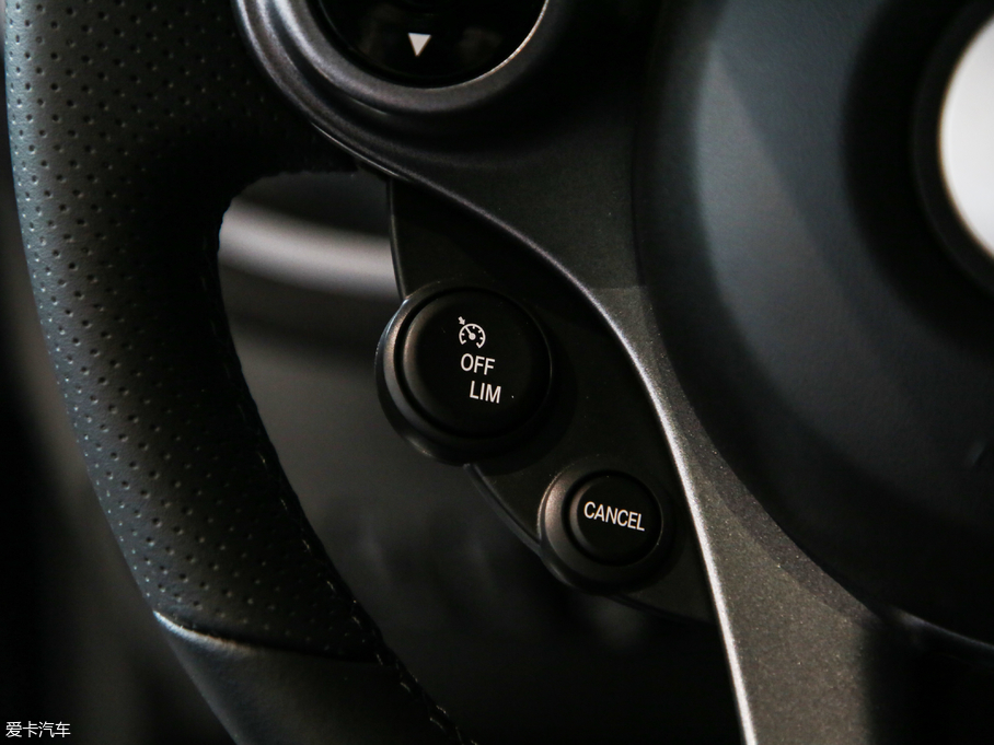 2019smart fortwo 0.9T 66ǧSL{؄e