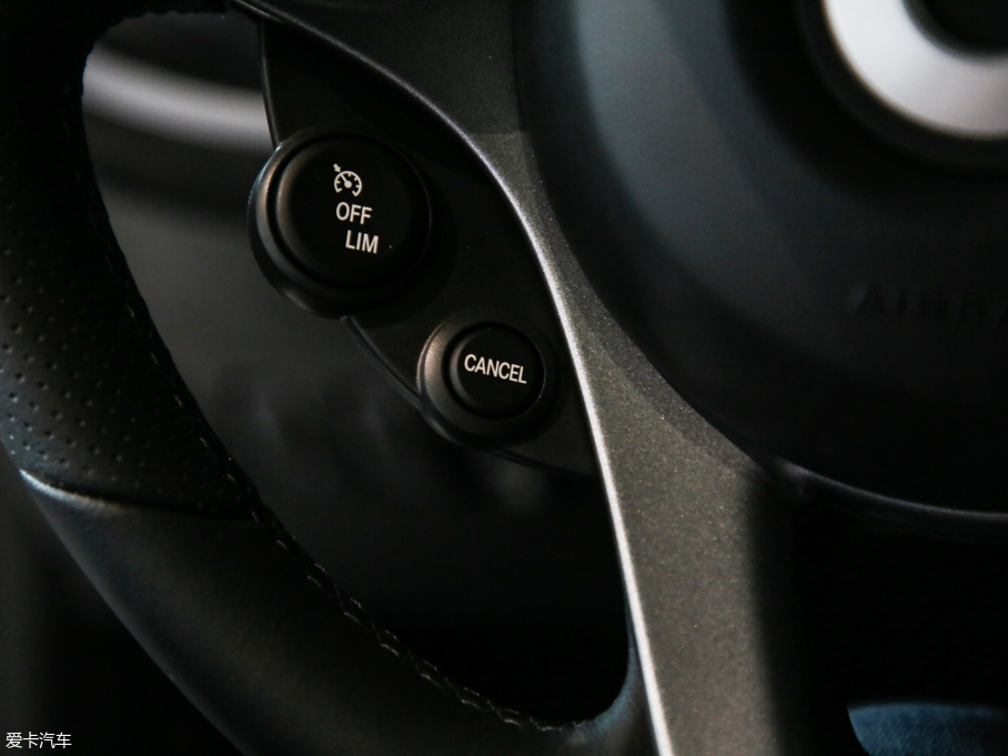 2019smart fortwo 0.9T 66ǧSL{؄e