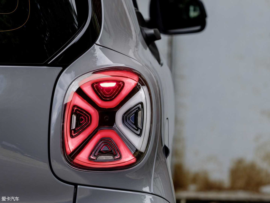 2019smart fortwo 늄܇ EQ 