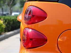 2011款1.0L MHD 硬顶燃橙版 细节外观