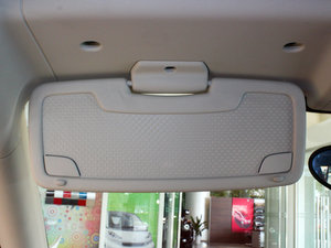 2011款1.0L MHD 敞篷激情版 空间座椅