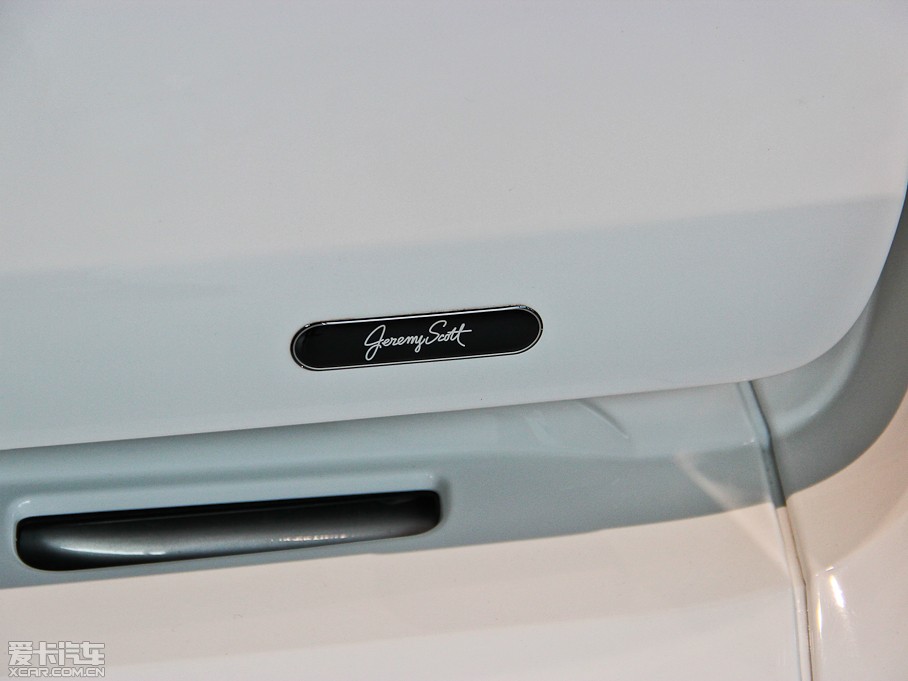 2013��smart forjeremy Jeremy Scott �؄e��